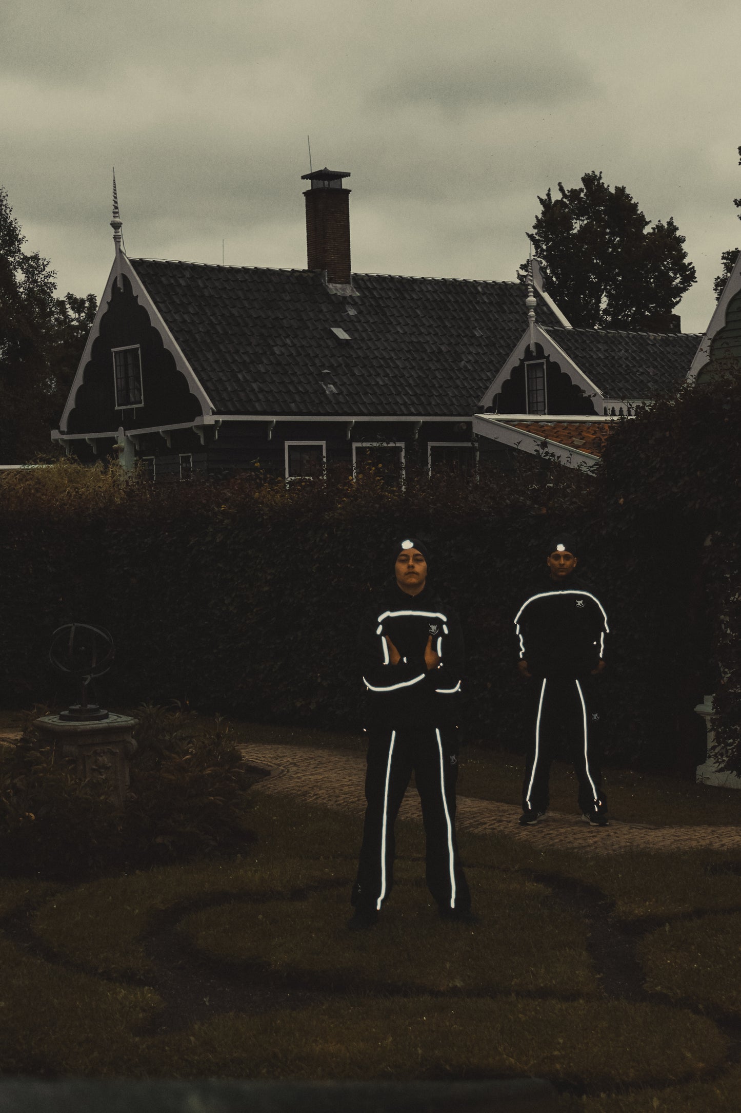 PHANTOM WINDBREAKER REFLECTIVE SUIT - BLACK V1