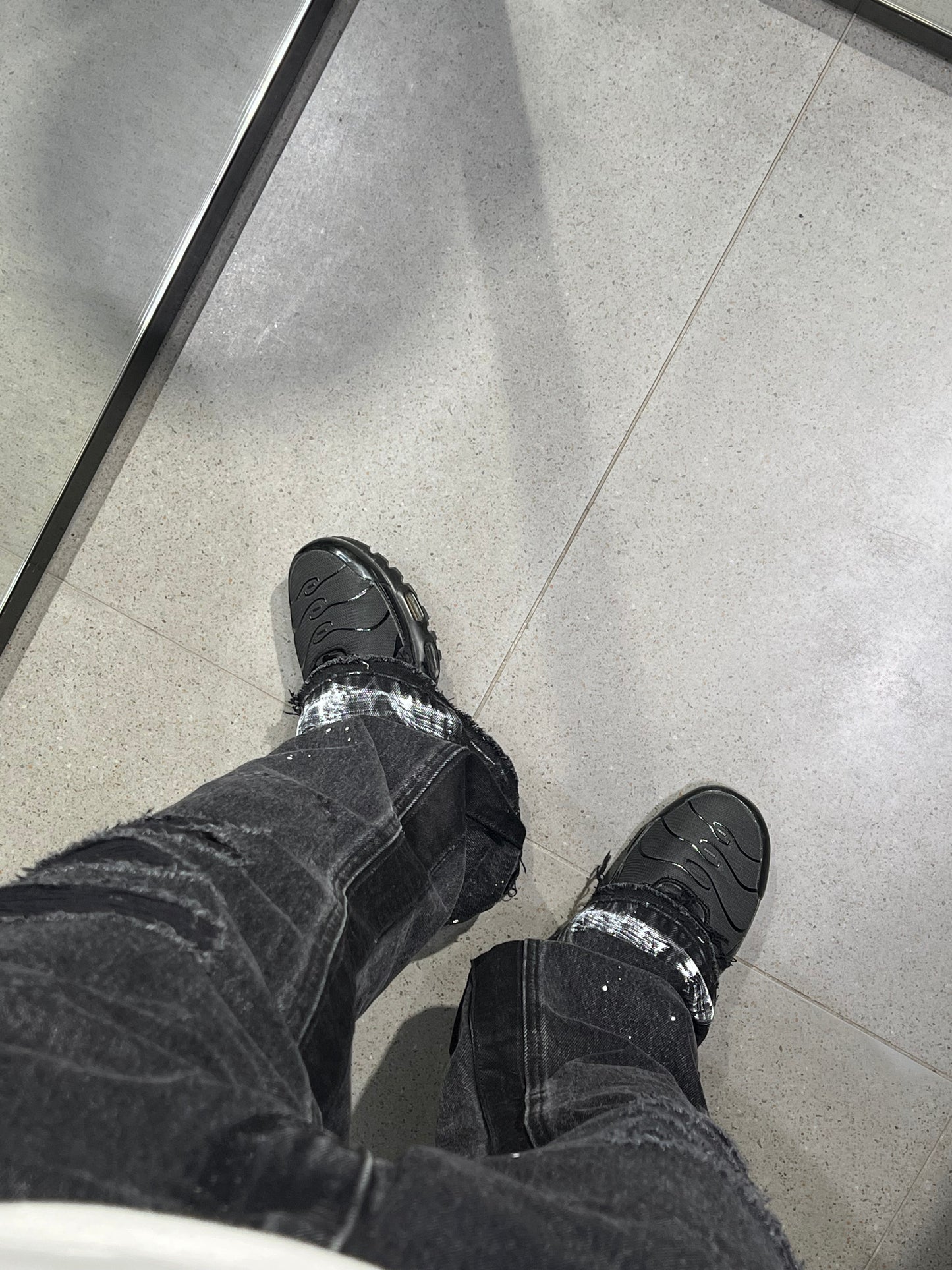 OBSIDIAN FLARED DENIM – BLACK V1